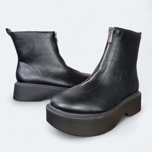 Portland Black Platform Ankle Boots Size 9.5 Lug Sole Front Zip